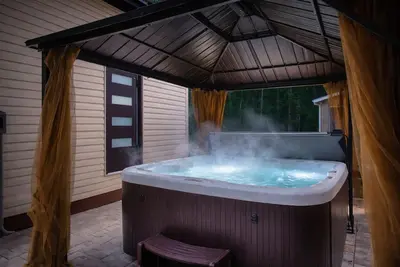 Image de Hot Tub, Game Room, Ps5, Gated Pocono Retreat Near Kalahari & Camelback