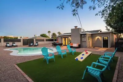 Image de Stylish Scottsdale Home & Pool Table