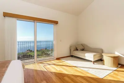 Image de Rosas House, A tranquil house, 2 bedrooms, 3 bathrooms with Jacuzzi and Bbq