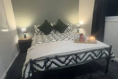 Image de 3 Bedroom Fully Furnished, Sleeps 5