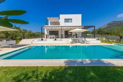 Image de Modern 3br Villa • Pool • Gym • Near Halikounas