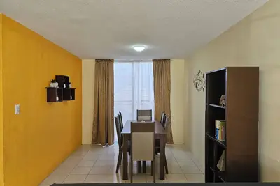 Image de 4-bedroom family home with parking and 2. 5 baths