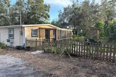 Image de Cozy 1-bedroom cottage that connects to a county park in beautiful Sarasota