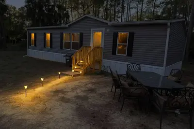 Image de 3-bedroom mobile home in beautiful Inglis with Ac