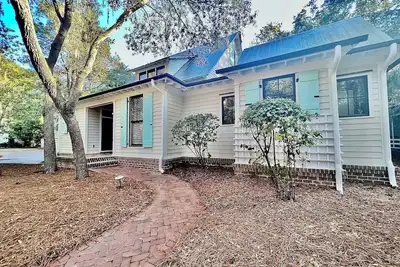 Image de Great location near Wilson Village, Separate 1-Br Carriage House