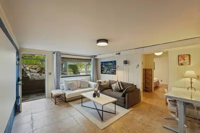 Image de Cozy 1br Lower Unit @ Queen Anne | Prime Location