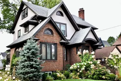 Image de Charming Teaneck Tudor: 4br, 3 Kings & 12 Mins to Nyc!