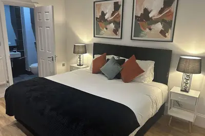 Image de Central Apartment -  Sleeps 6 & near Station