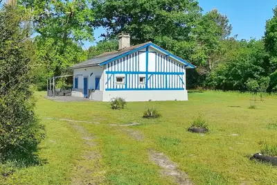 Image de Großes Ferienhaus in Mézos mit Großer Terrasse by Interhome