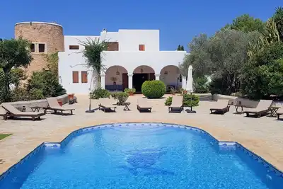 Image de Stylish 5 Bedroom Ibiza Villa with Pool, Gym and Sunset Roof Terrace