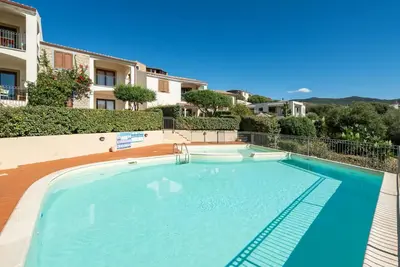 Image de Appartement avec vue sur la mer et piscine partagée