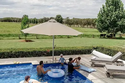 Image de Riverglen Country Escape Pool and River Views Sleeps 10