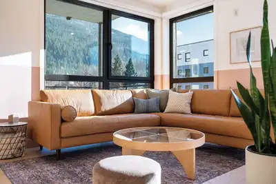 Image de Bright & Airy 2 Bed 2 Bath Condo - Perfect for Families!