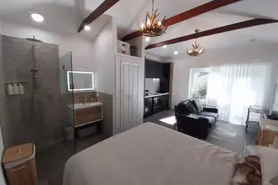 Image de Elks Nook Retreat - Luxurious retreat nestled in the Perth Hills.