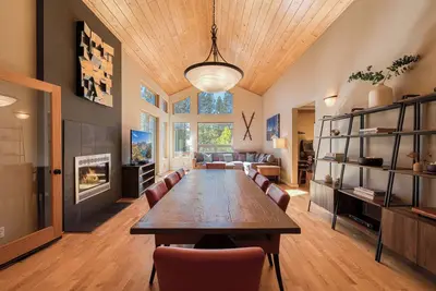 Image de Monthy Lease - Voyager Retreat at Tahoe Donner by Tahoe Getaways - Pet Friendly w Hoa