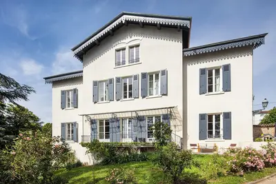 Image de Harmonie - Maison spacieuse avec piscine à Oullins
