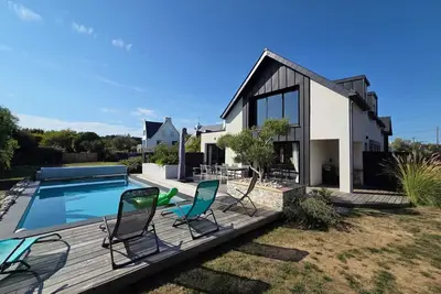 Image de Superbe villa avec piscine à 100m de la plage