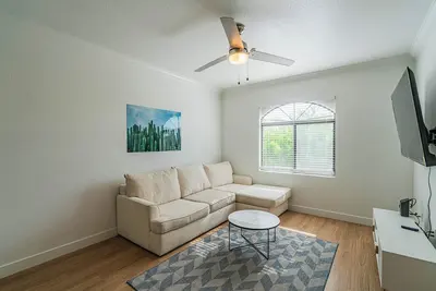 Image de Downtown 2br/2ba Gem All the Comforts