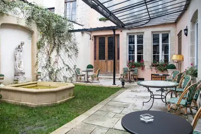 Image de Maison La Louise – Chambres d’hôtes dans un hôtel particulier