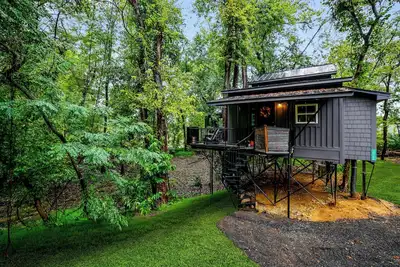 Image de Perfect 2-bedroom Treetop Bungalow Treehouse