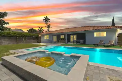 Image de Heated Pool • Bocce • Pickleball • Fits 12