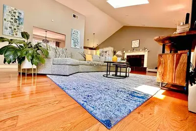 Image de Whole House Retreat, Golf~Spa~Sunset~Deck~Grill~Fire Pit!