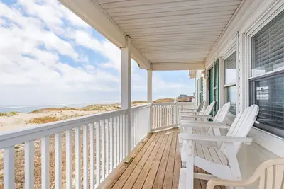 Image de Oceanfront 4br 2 Ba in Kill Devil Hills—2 Large Obx Decks + Pool Access