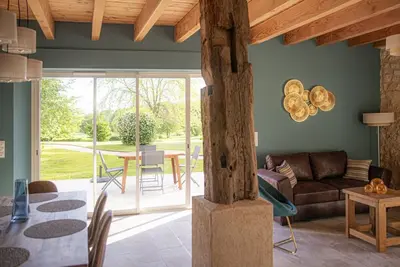 Image de Gîte Les Lilas - Les Carassonnes avec piscine partagée, Wi-Fi et climatisation
