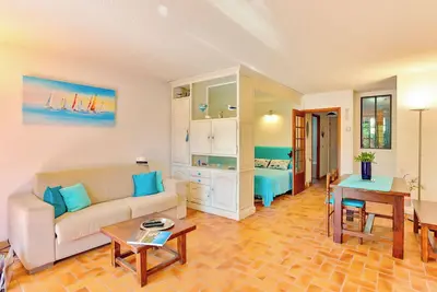 Image de Très bel app 150m de la plage 50m de la piscine