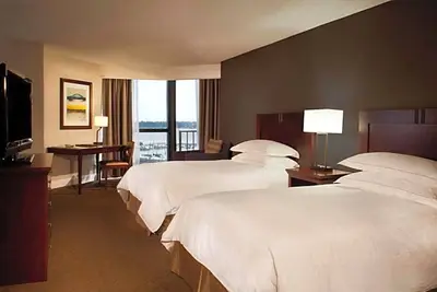 Image de Unwind by the water with nearby shopping, dining, and Nasa adventures