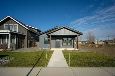 Image de Large Cottage Near Downtown, Beach & Skiing #172