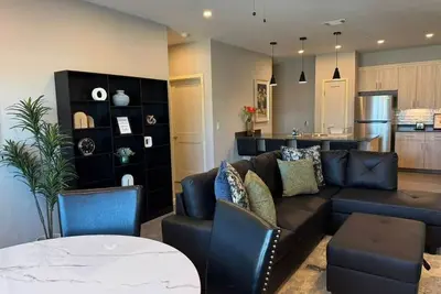 Image de Lovely 2-bedroom apartment off the Express Way