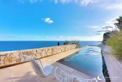 Image de Oceanview Villa with Pool, Fire Pit & Fitness Room