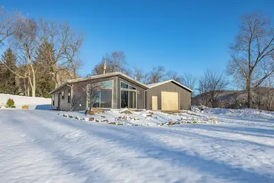 Image de Copper Creek Getaway Sleeps 6 Hot Tub