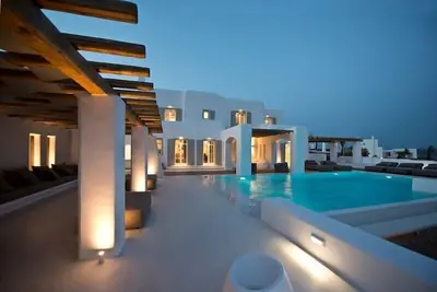 Image de Sapphire Mykonos • 7br • Infinity Pool • Town Views