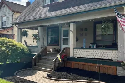 Image de Pet-Friendly 2-Story Home Near Youngstown - Fast WiFi - Quiet Area