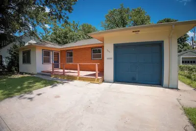 Image de Chestnut Retreat - Sauna and massage chair