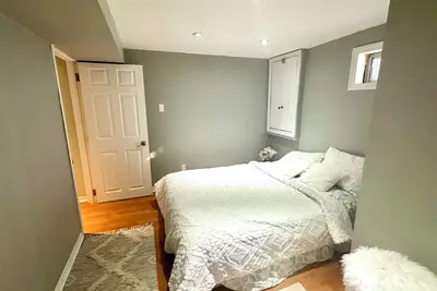 Image de Beautiful 2Bed walkout basement