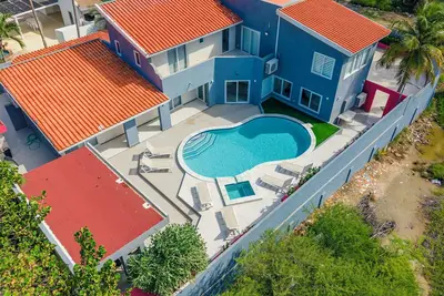 Image de Bakval High Rise Retreat