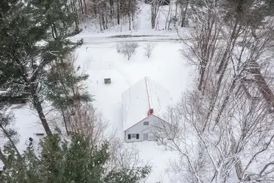 Image de New Cozy Former School house Near Bretton Woods