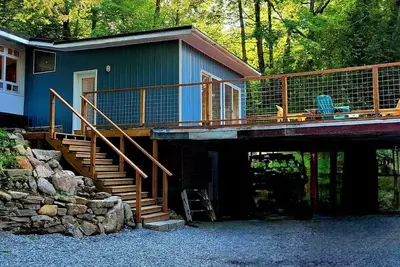 Image de Charme rustique & Confort moderne (Chalet sur Des campeurs)