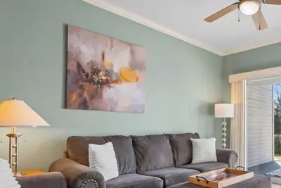 Image de Peaceful Wood View with Patio Seating, Free Attraction Tickets & Near Silver Dollar City