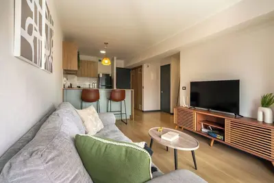 Image de geko | Serene _1BR apt. w/balcony