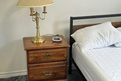 Image de Deluxe Queen bed-size room in a Family house