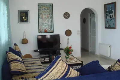 Image de Etage einer Villa im tunesischen Stil direkt am Meer by Interhome