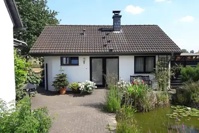 Image de Kleines Ferienhaus in Hermülheim mit Garten by Interhome