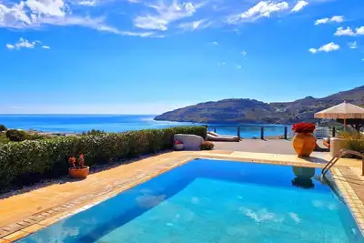 Image de Charmantes Ferienhaus in Lindos mit Privatem Pool und Meerblick by Interhome