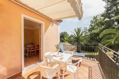 Image de Maison moderne dans une résidence paisible