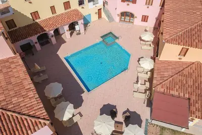 Image de Appartement spacieux avec piscine partagée