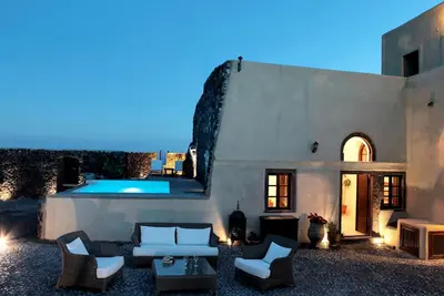 Villa \"Mansion Kyani\" mit Infinity-Pool by Interhome